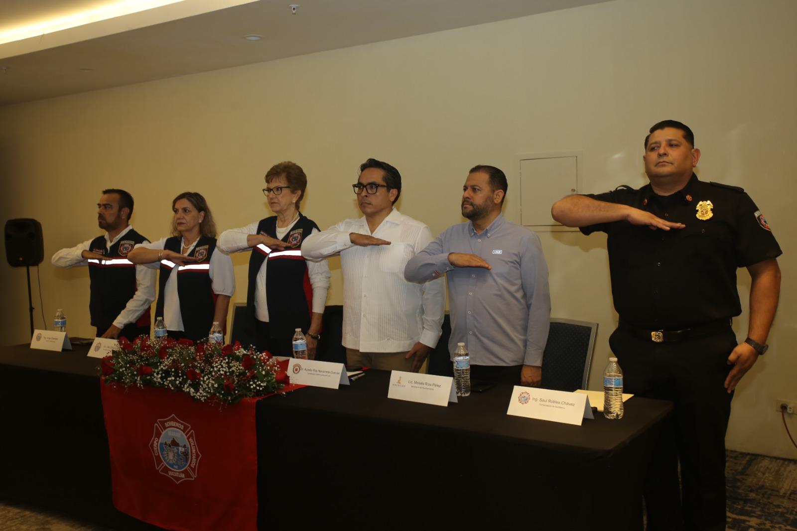 $!‘Por el honor, el deber y el servicio a la comunidad’, conmemora Bomberos de Mazatlán su 84 aniversario