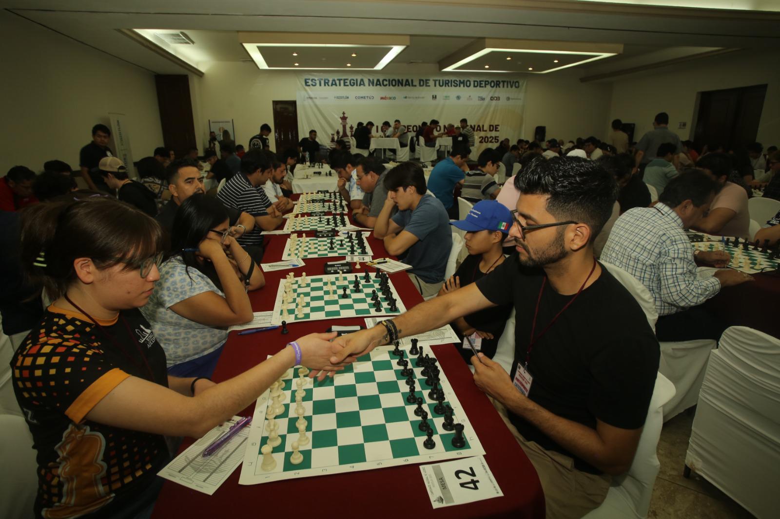 $!Fuerte competencia se vive en Nacional de Ajedrez Mazatlán