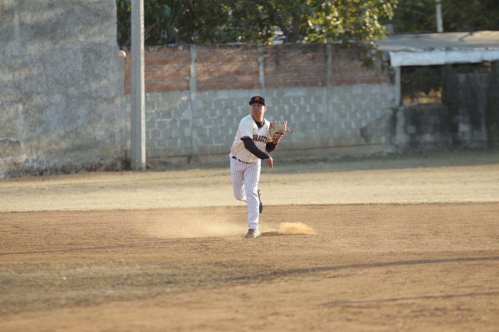 $!Lino’s dobla a Familia Kelly en Beisbol Meseros