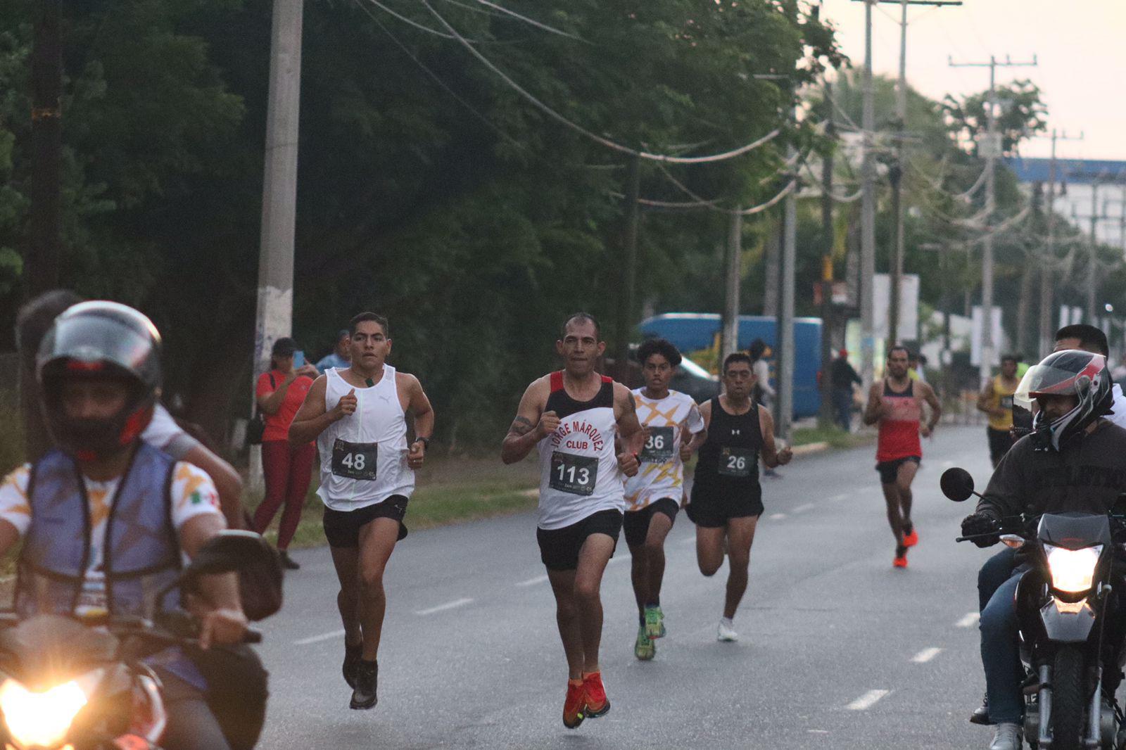 $!Daniela García y Fernando Martínez ganan la Elite de la Urbanianos Premiere 5K
