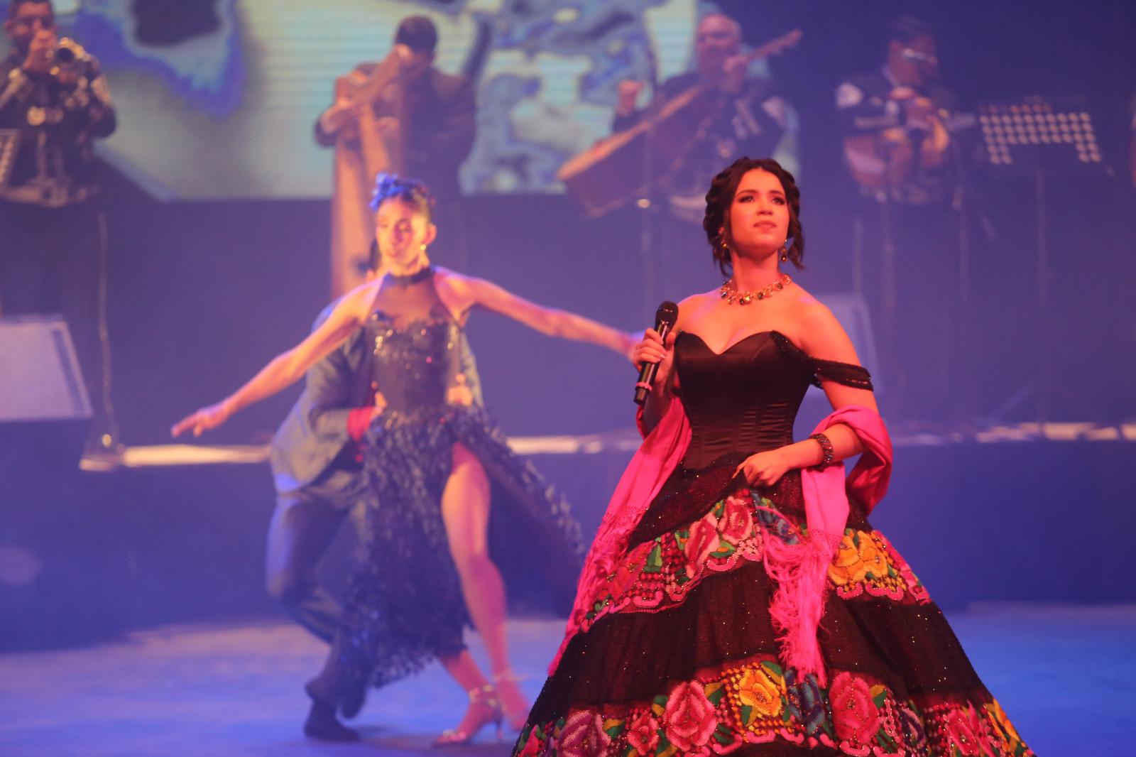 $!La joven Silvia Zepeda en su participación.