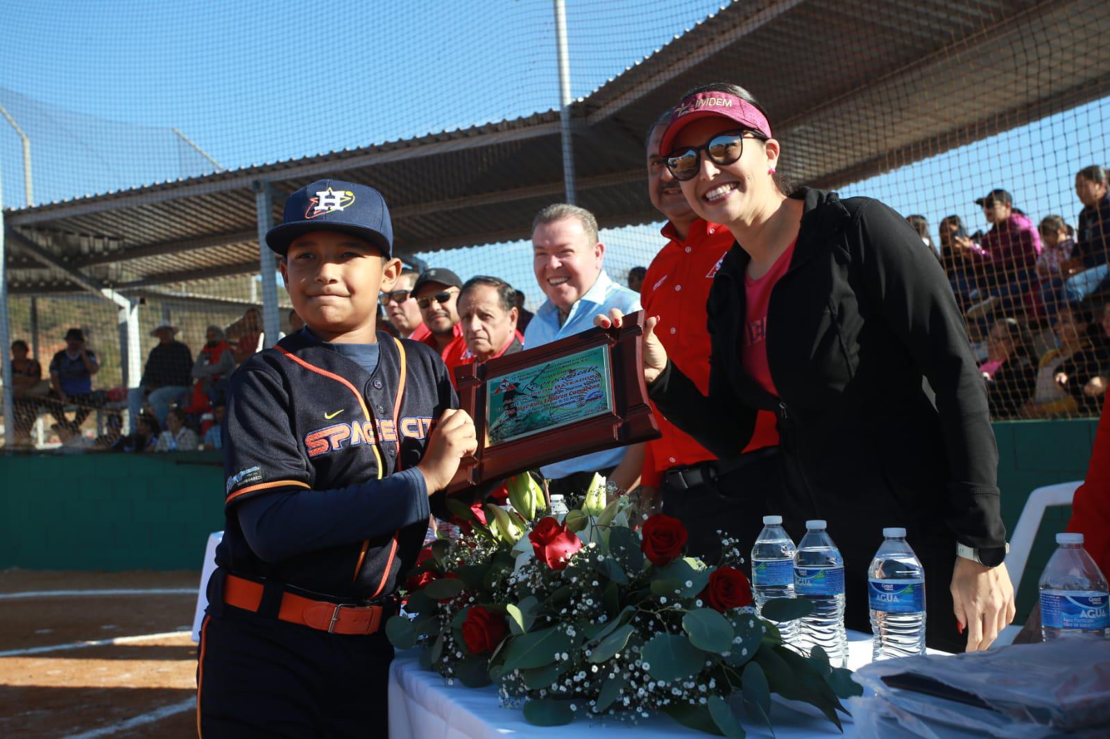 $!Estrena Liga Mazatlán instalaciones con nueva temporada de beisbol