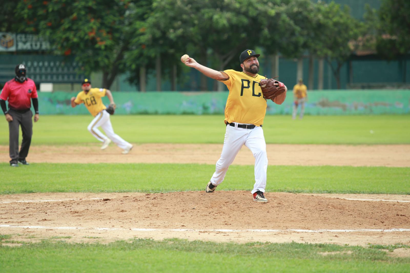 $!Covec acecha la cima de la Liga de Beisbol 40 Años y Más
