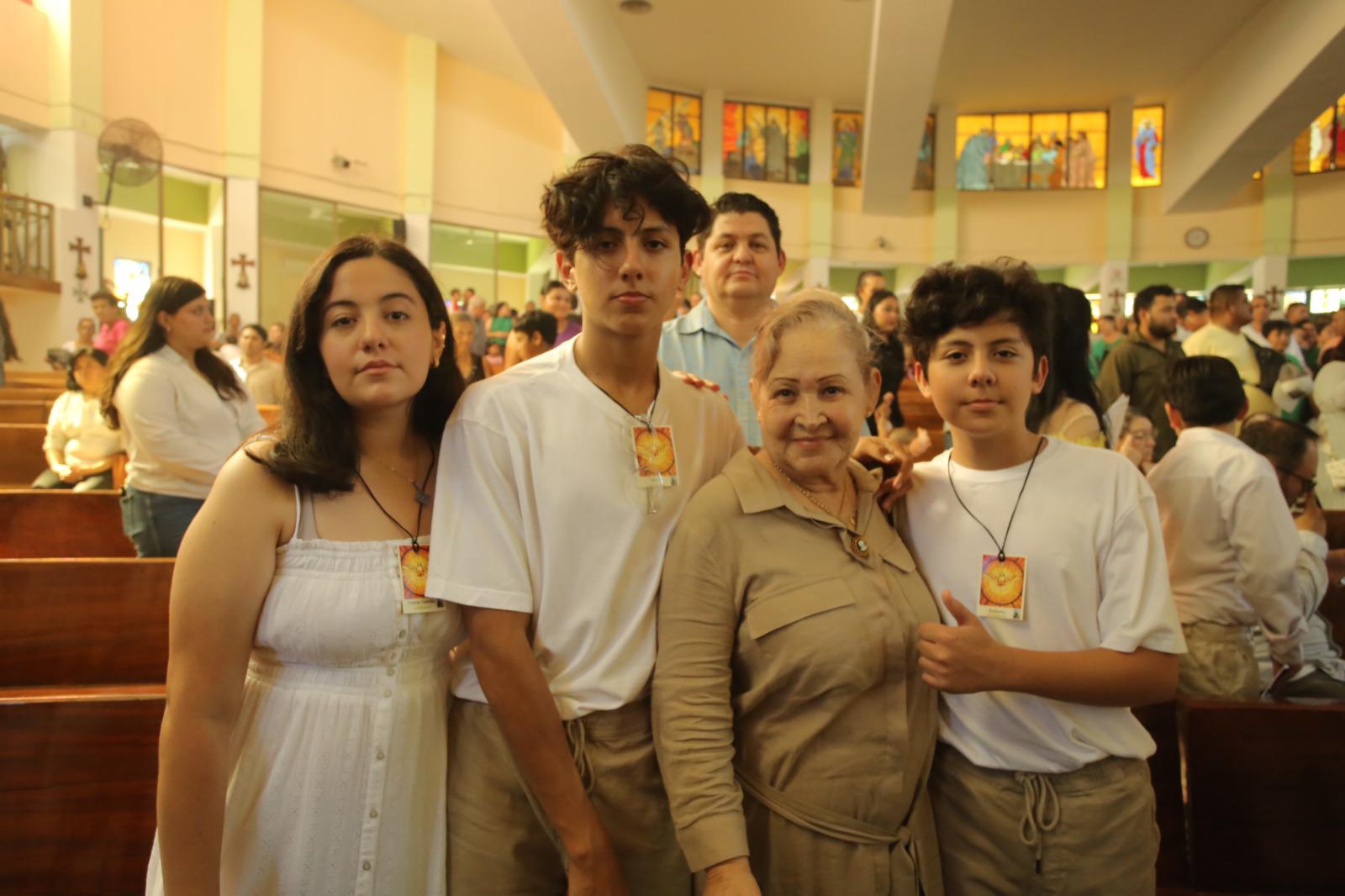 $!María Camila Cabaleiro, Carlos Tirado Cabaleiro, Carlos Cabaleiro, Rosario Piña y Roberto Cabaleiro.