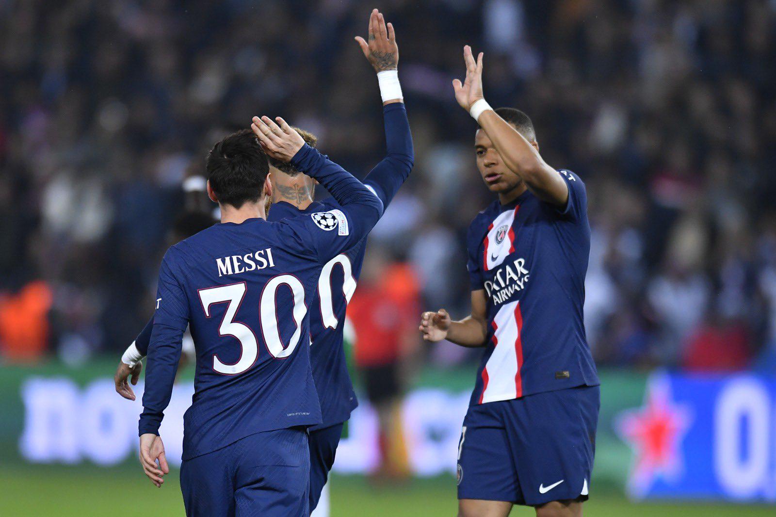 $!Messi, Mbappé y Neymar, dinamitan triunfo del PSG, que viaja hacia los octavos de final