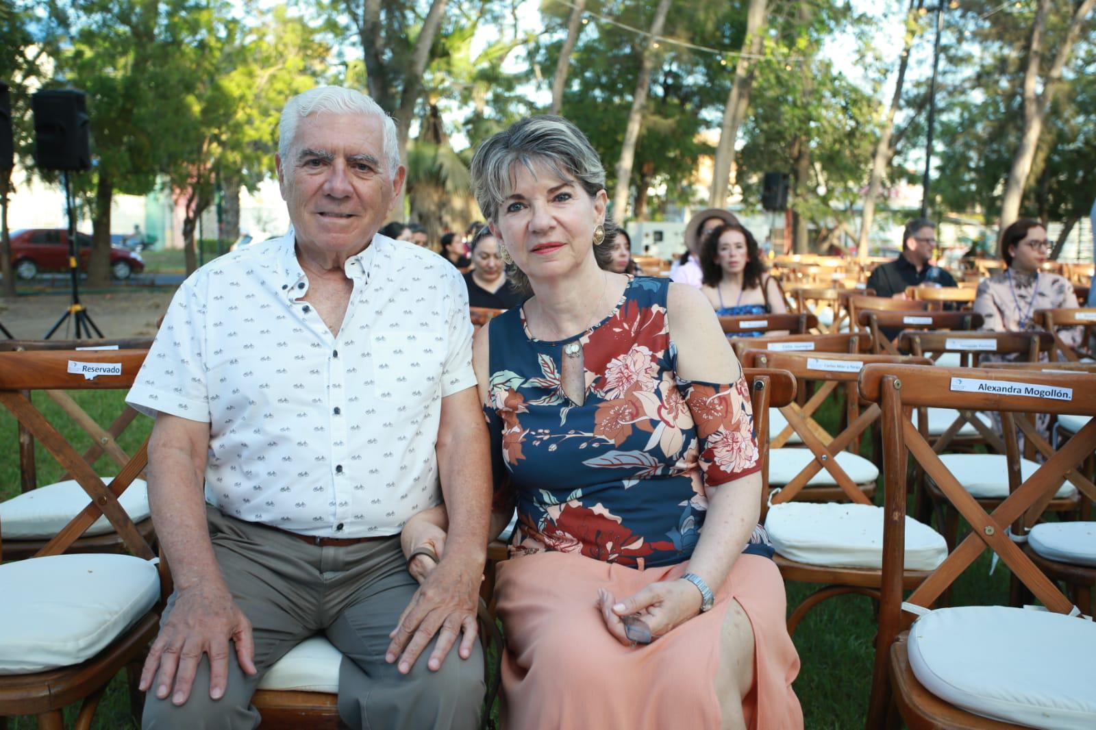 $!Luis Patrón y Gloria Coppel.