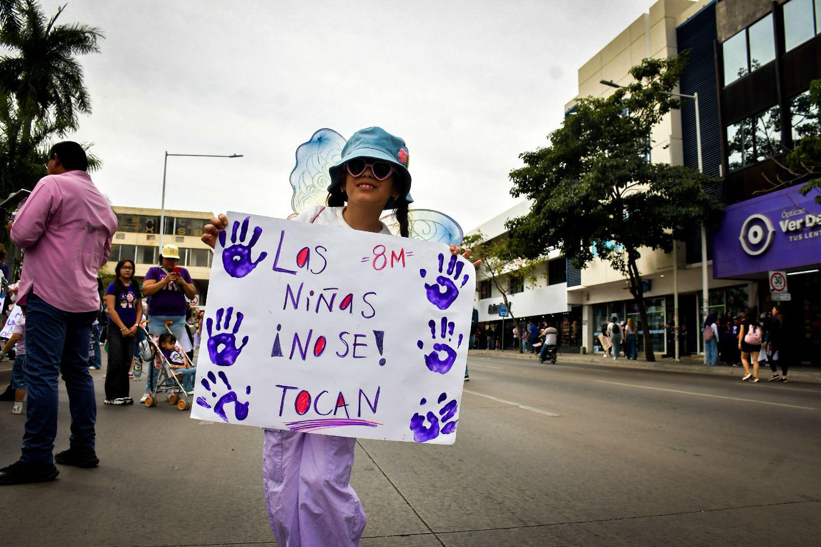 $!Colectivos feministas marchan en Culiacán por justicia y seguridad en el 8M