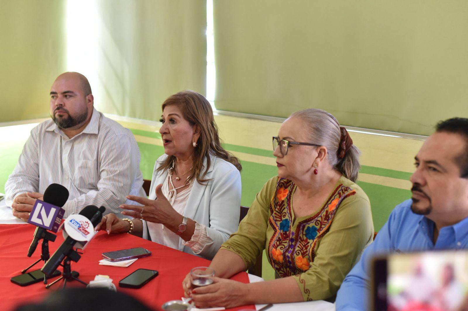 $!Tere Guerra se reúne con gremio de transportistas de Mazatlán