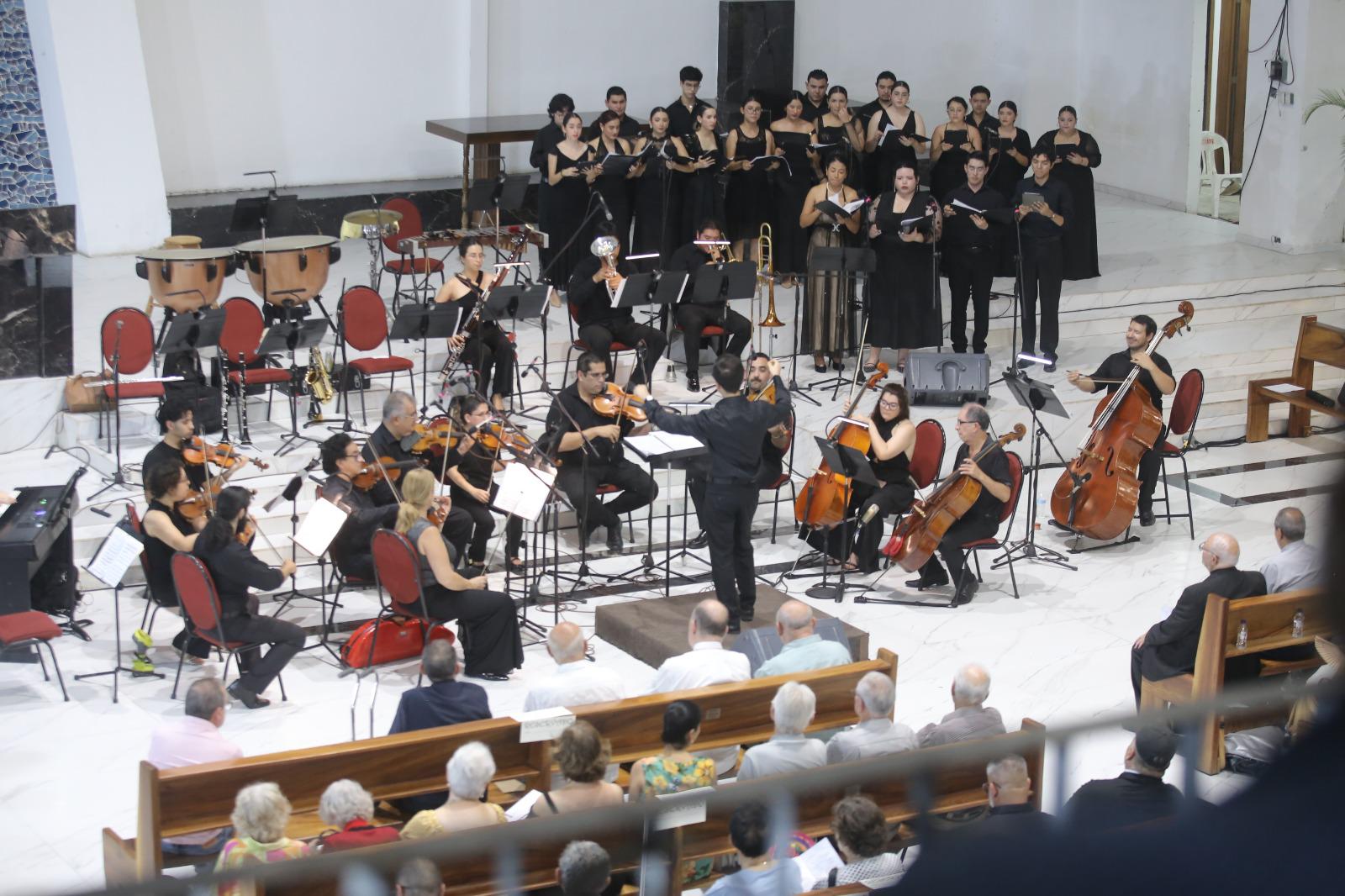 $!El público llenó el Templo del Señor de la Misericordia y permaneció atento al concierto, pese al calor y la humedad que prevalecieron durante la velada.