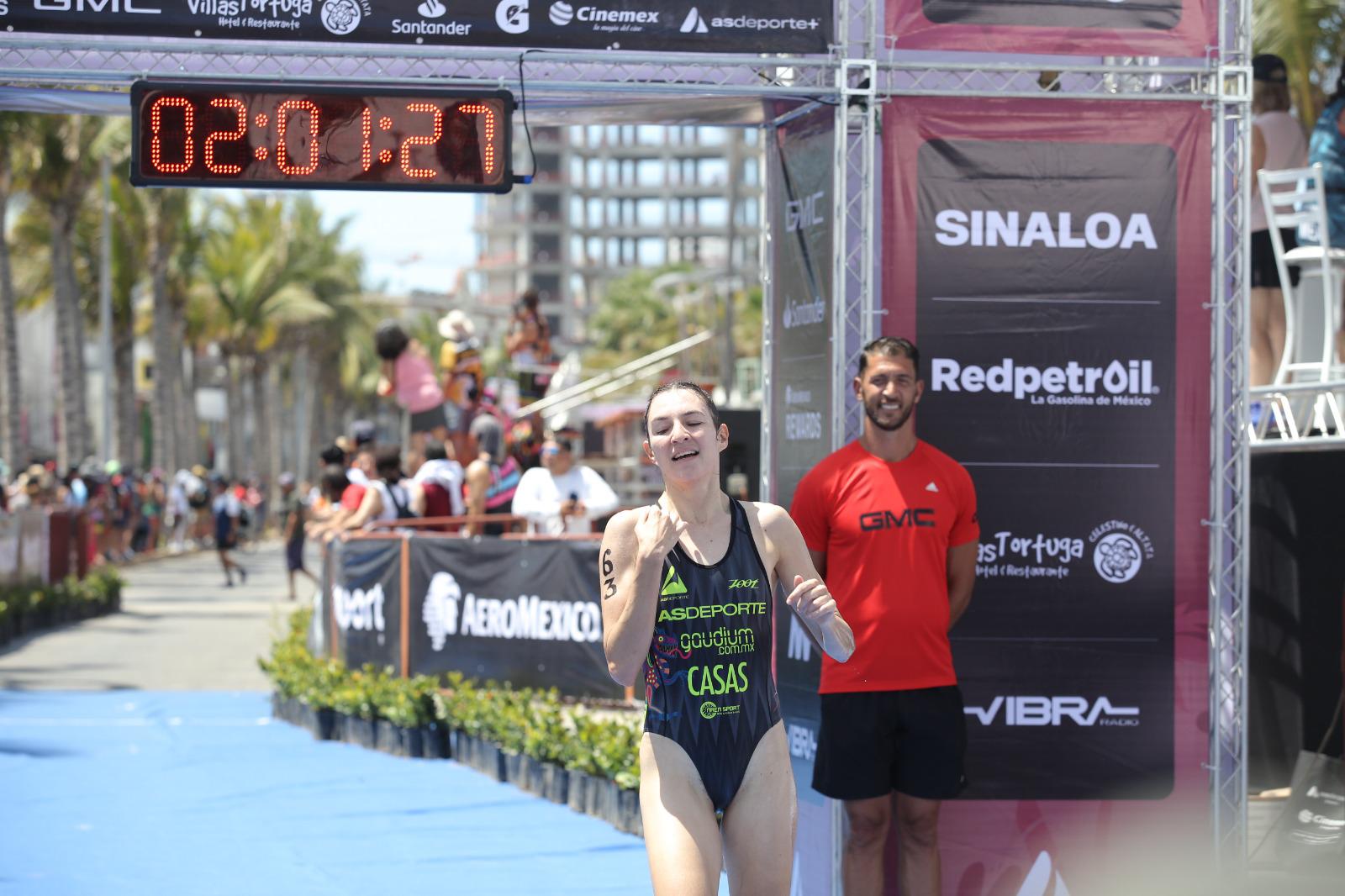 $!Rosa María Tapia se alza con la victoria del Triatlón AsTri Mazatlán 2024