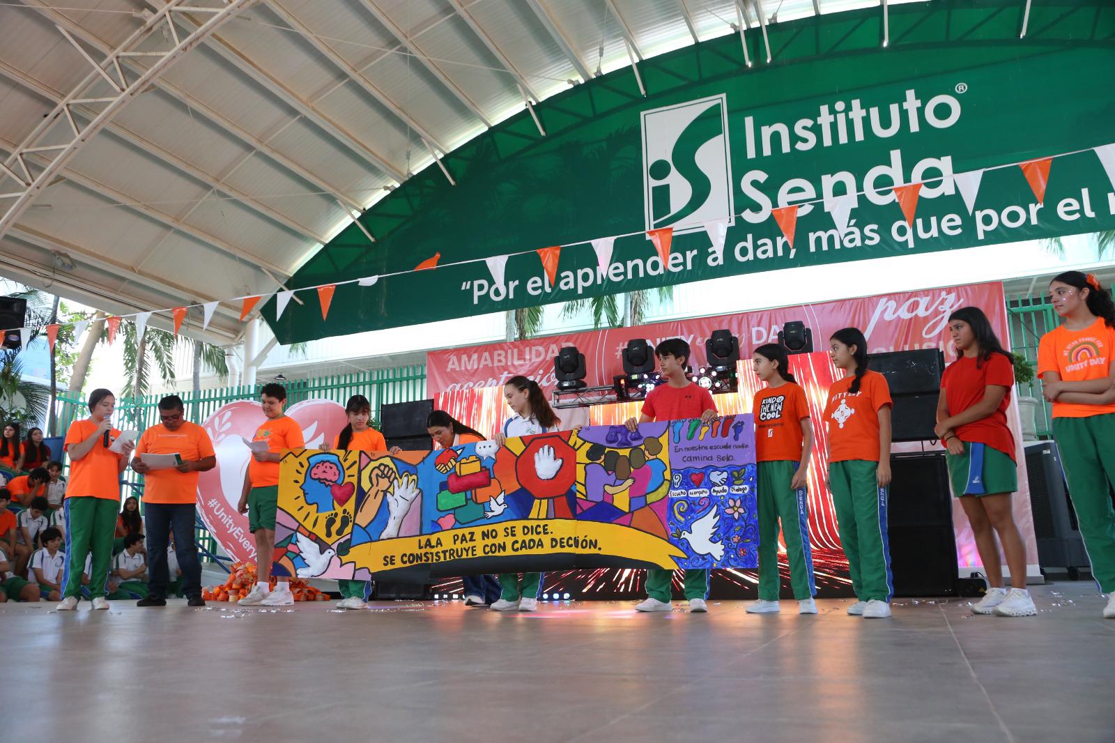 $!A través de un mural los alumnos comparten compromisos para mejorar tanto el entorno escolar como la sociedad.