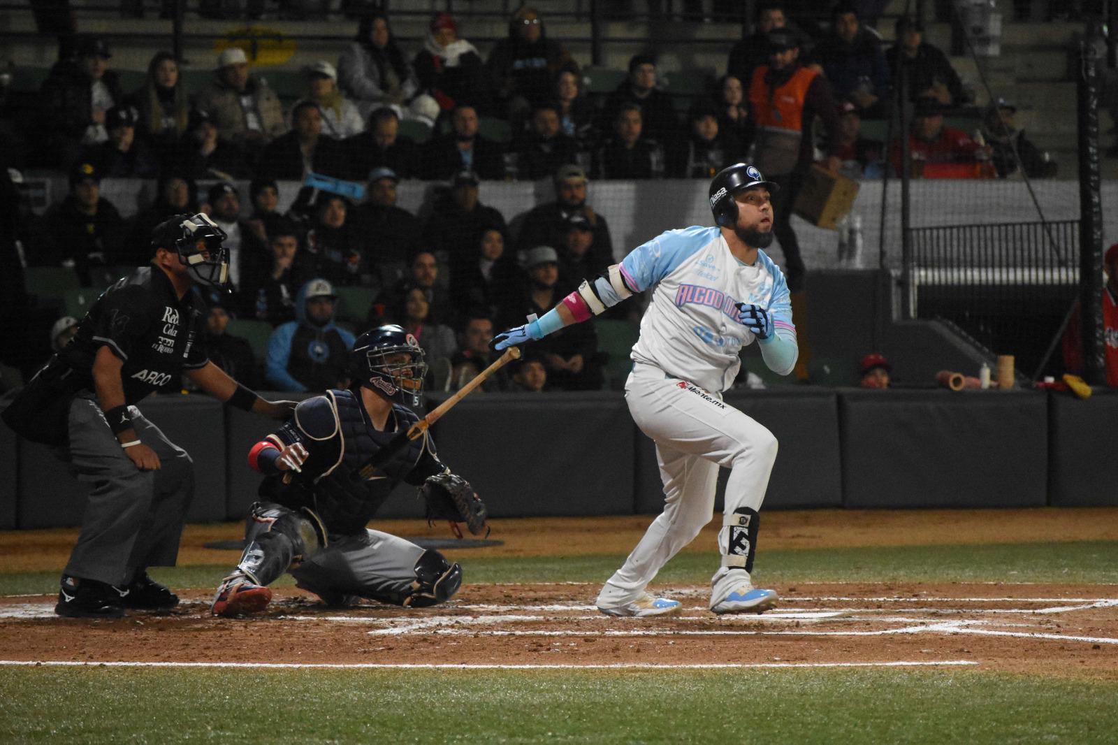 $!Águilas de Mexicali logra la proeza y se instala en las semifinales