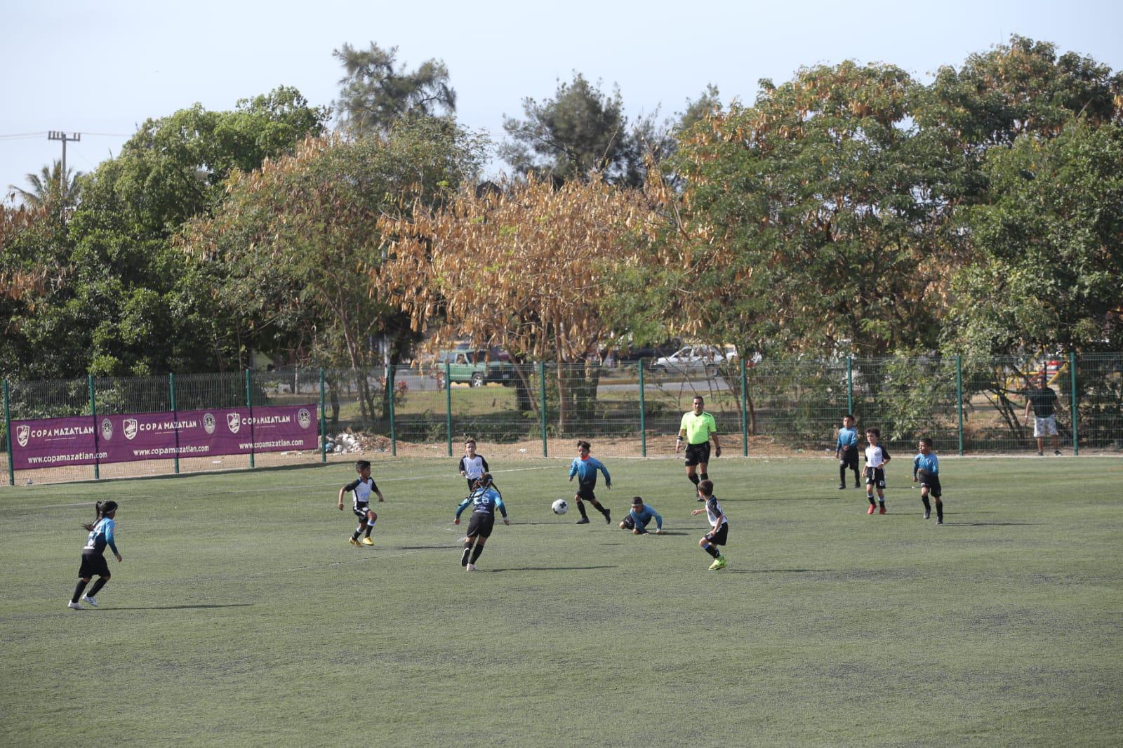 $!Continúa el buen nivel en la Copa Mazatlán de Futbol 2022
