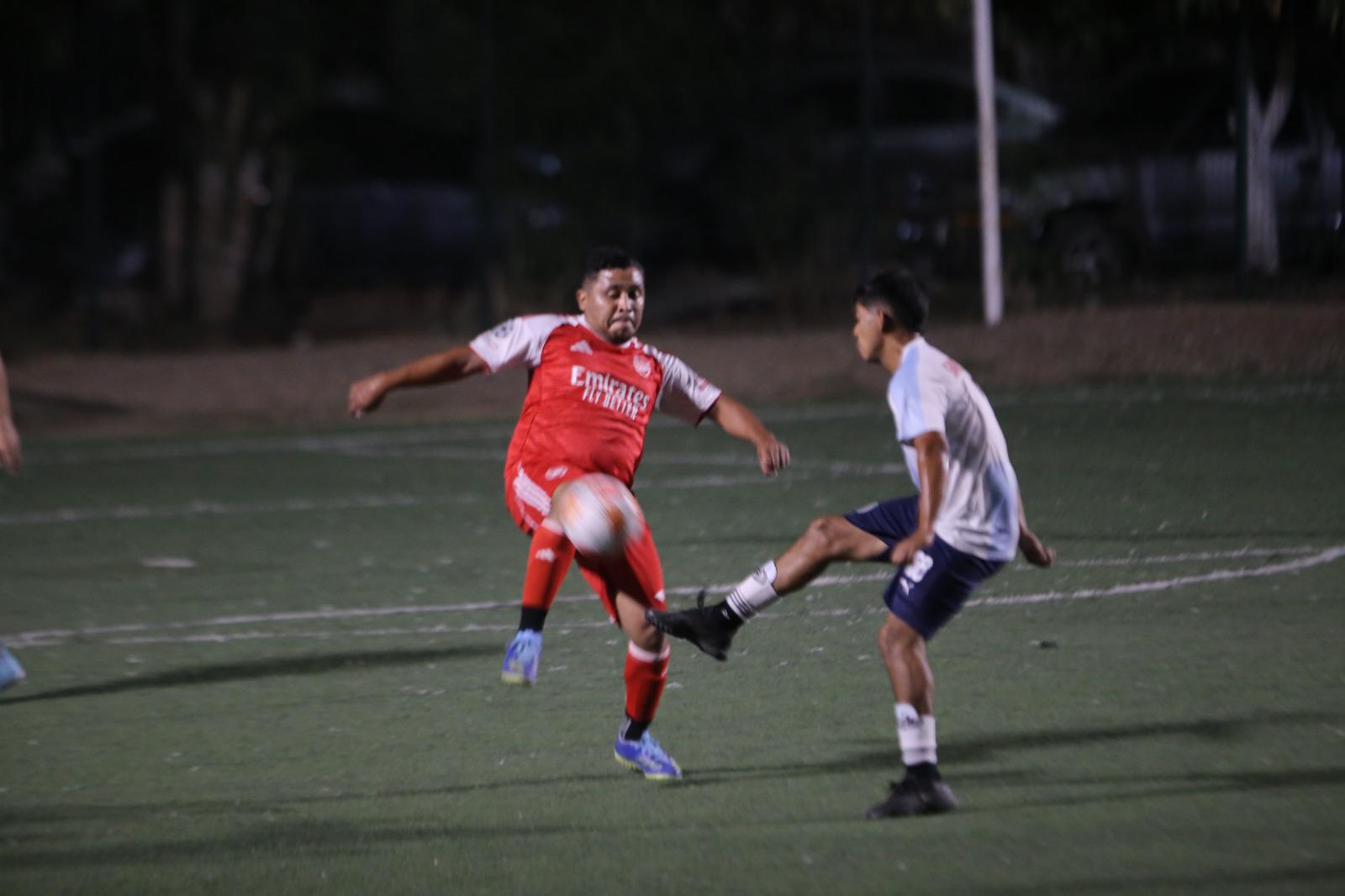 $!Cae Noroeste en el arranque de la Liga de futbol de Medios