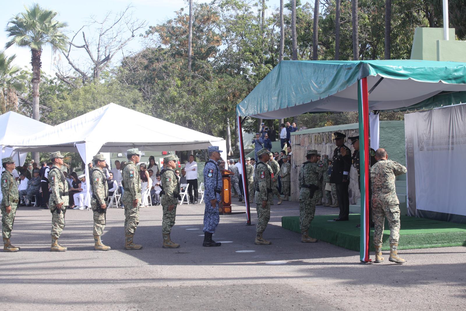 $!Asume General Ávila Alcocer mando de Tercera Región Militar y rinde protesta de Bandera