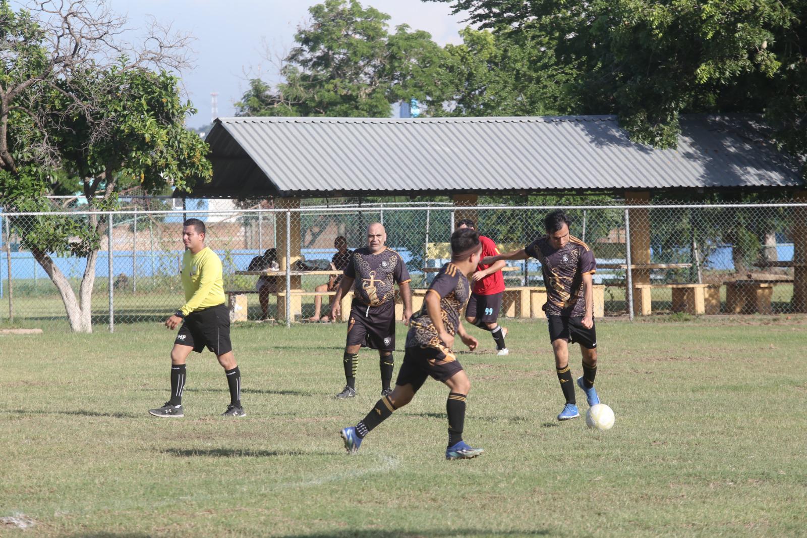 $!Hospital Naval asume liderato del Torneo de la Salud