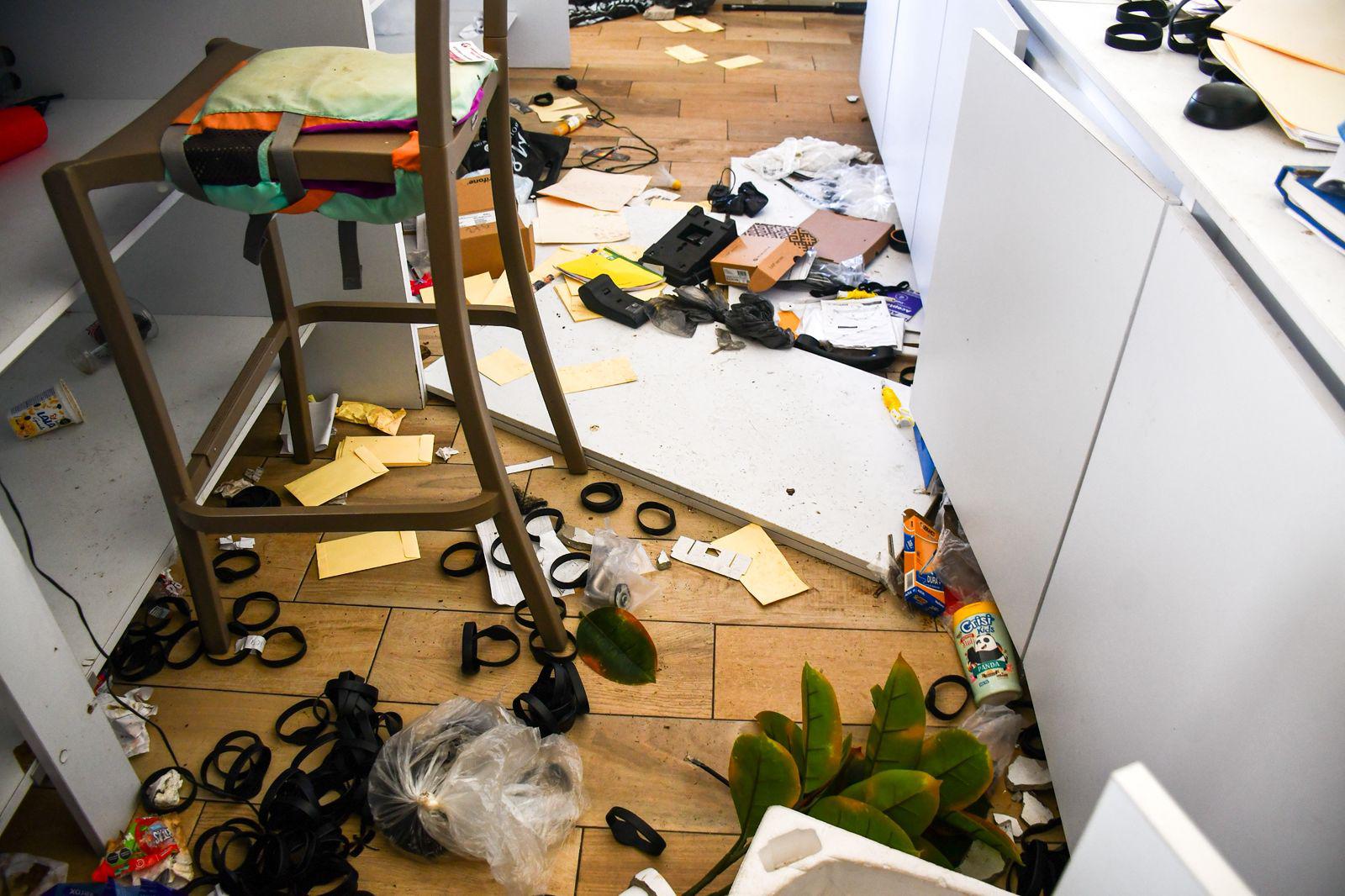 $!Los estragos del ataque armado en Altata: base sindical baleada y un hotel devastado por las llamas