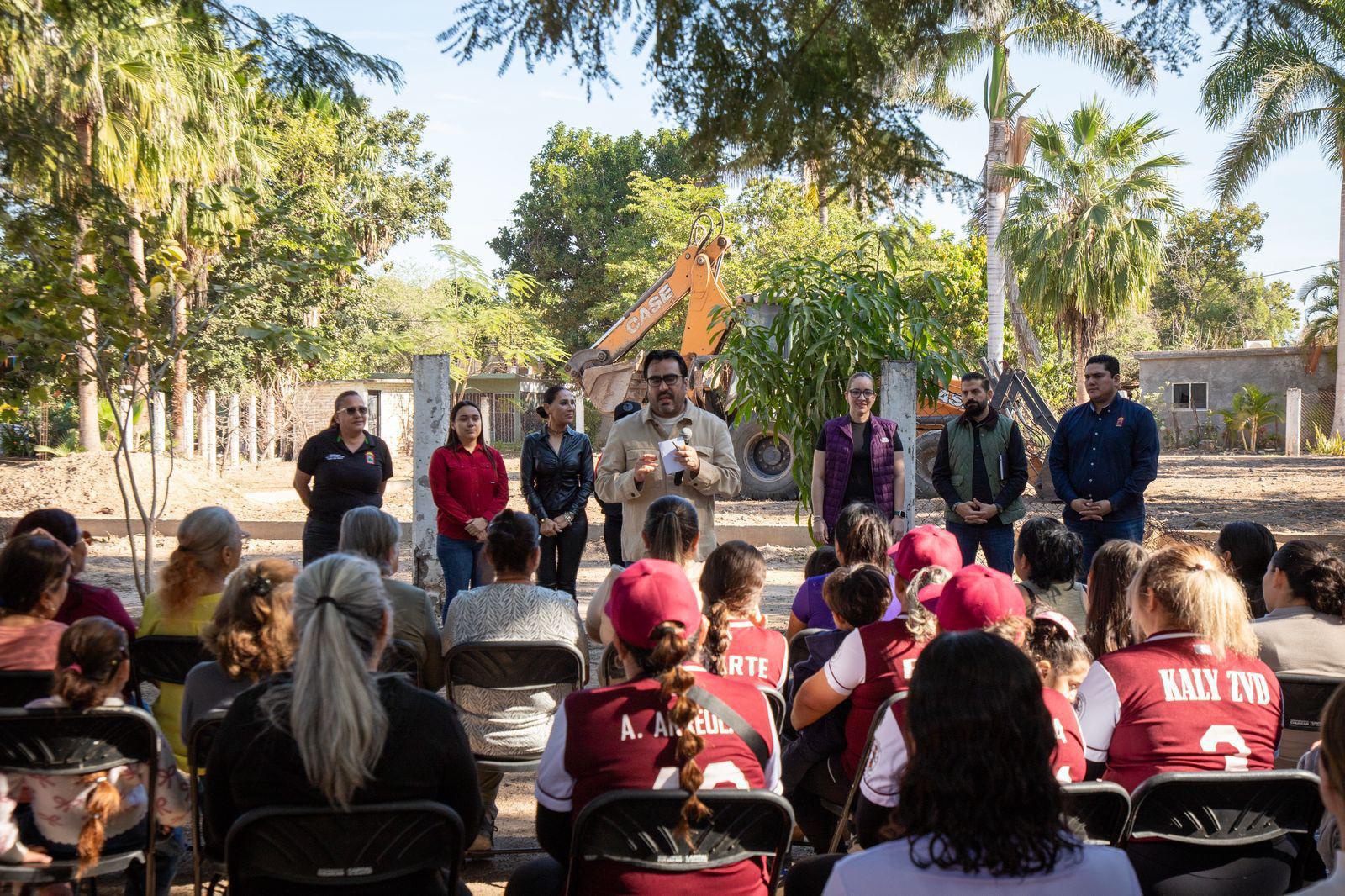$!Alcalde de Culiacán entrega obras y anuncia nuevos proyectos para 2026 en su primera gira en sindicatura de Quilá