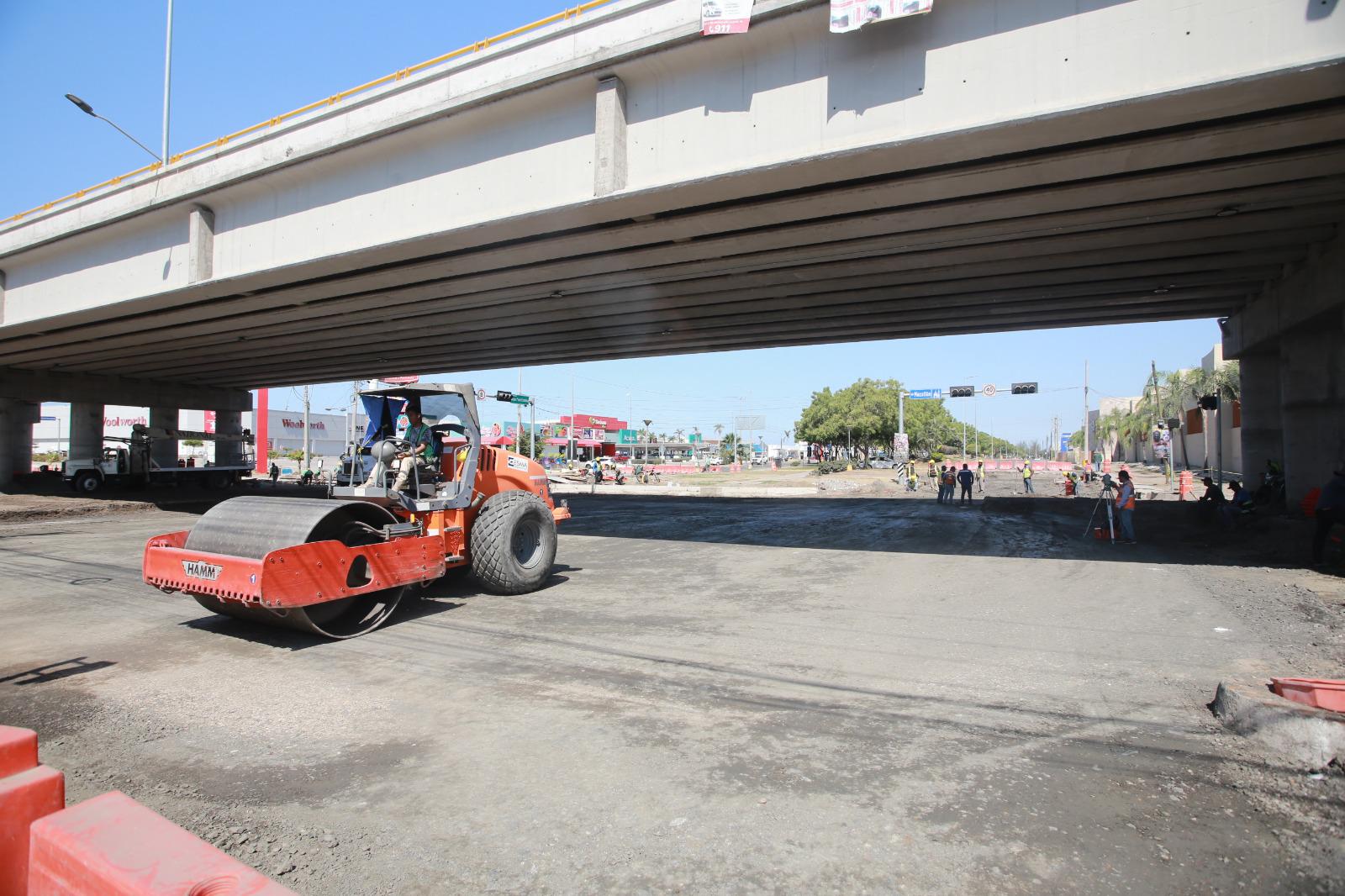 $!Obras bajo el puente vehicular Pérez Escobosa mantienen cierre de vialidades