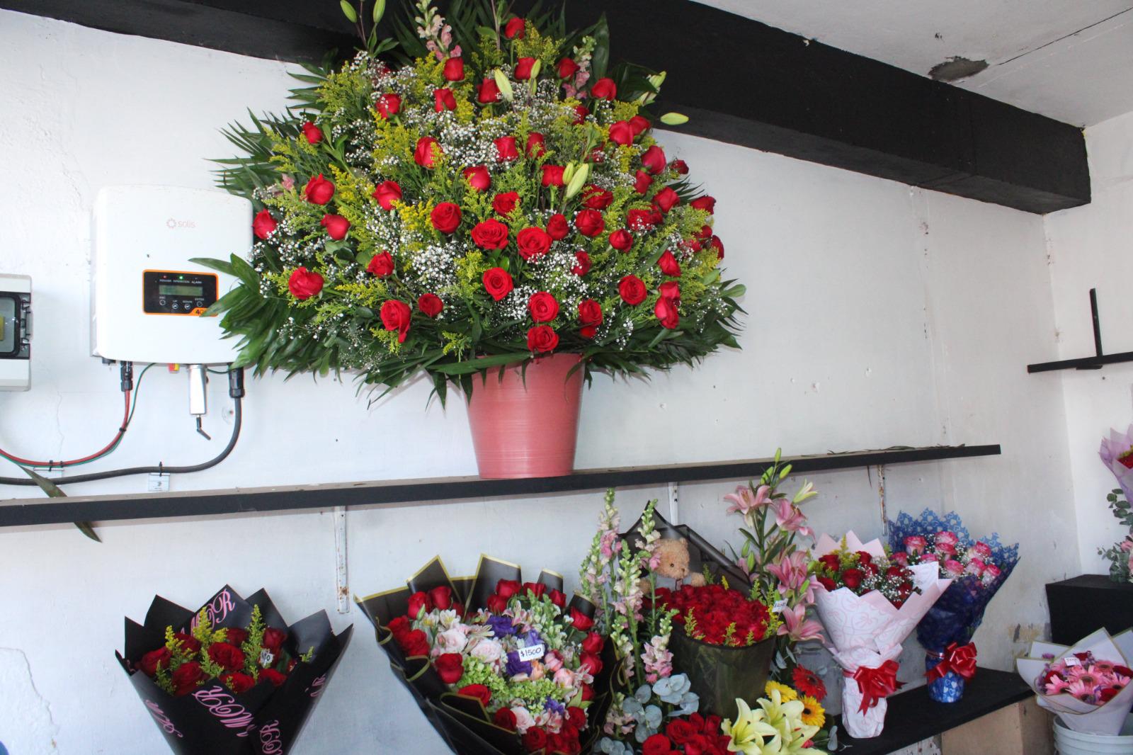 $!Prevén floristas en Rosario bajas ventas por el Día de San Valentín
