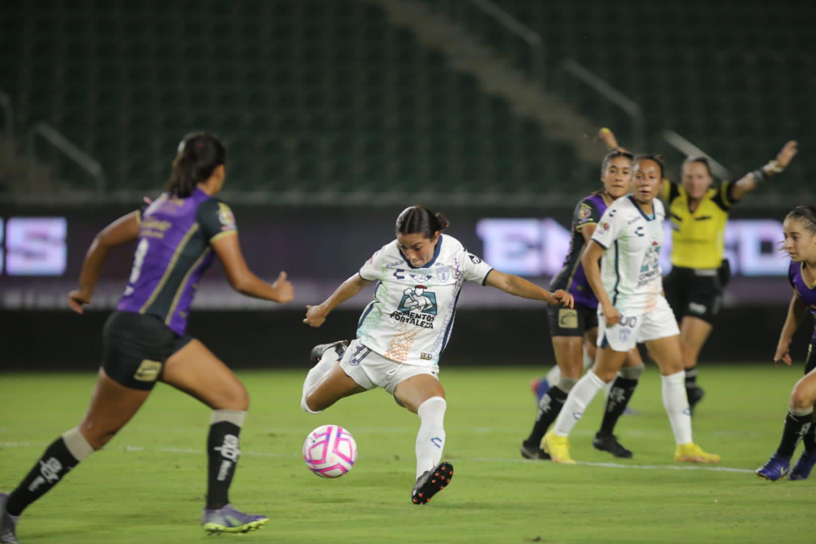 $!Clubes que conspiran y sueldos irrisorios: El futbol mexicano olvida a sus jugadoras