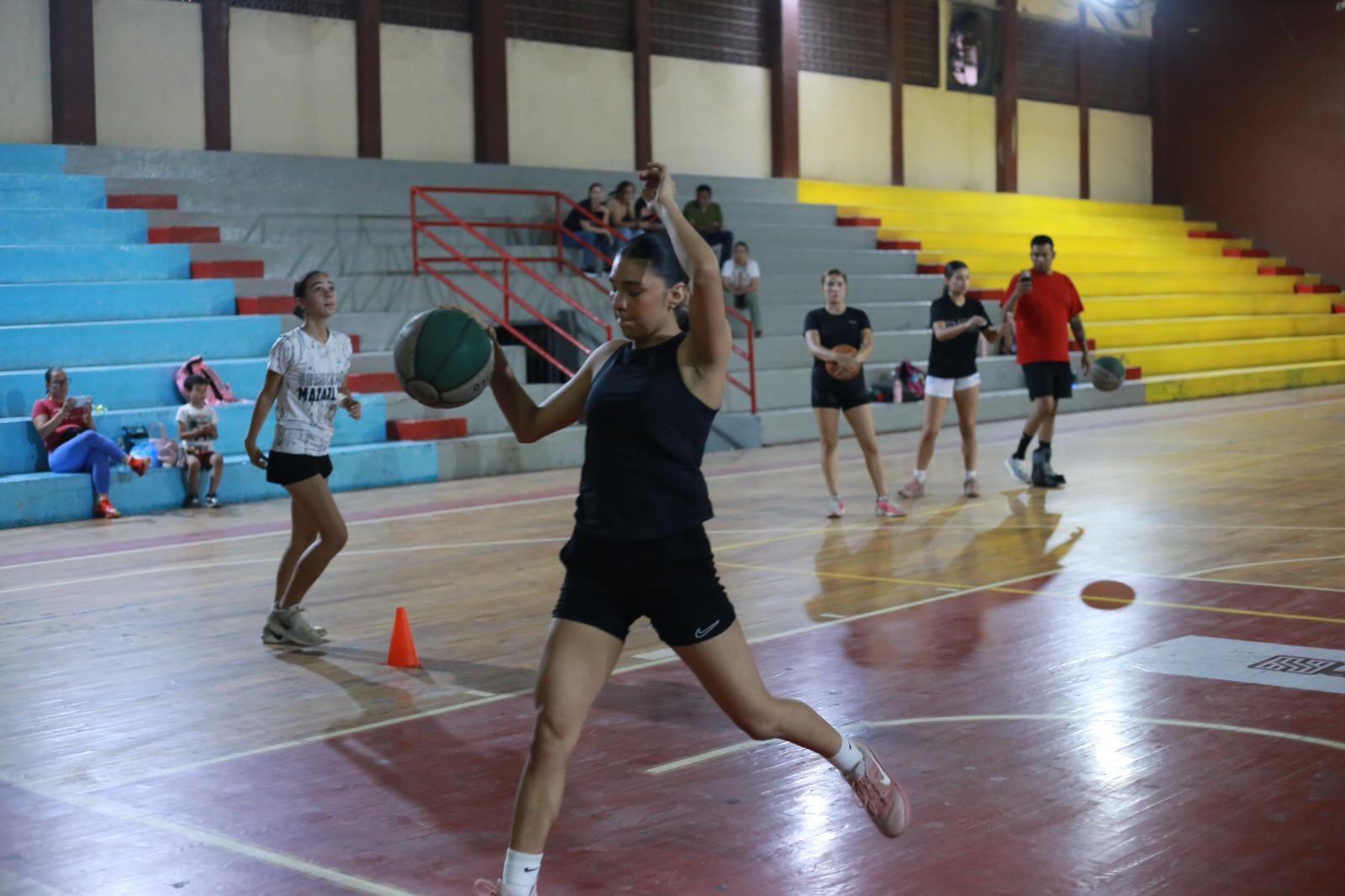 $!Talento juvenil acude a Try Out de Marinas Basketball