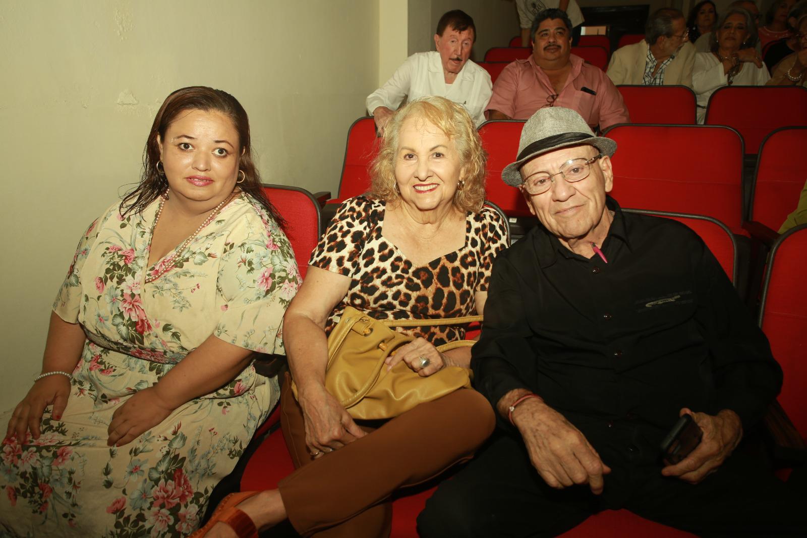 $!Marisa Olivera, Melly Peraza y Pedro Rodríguez.