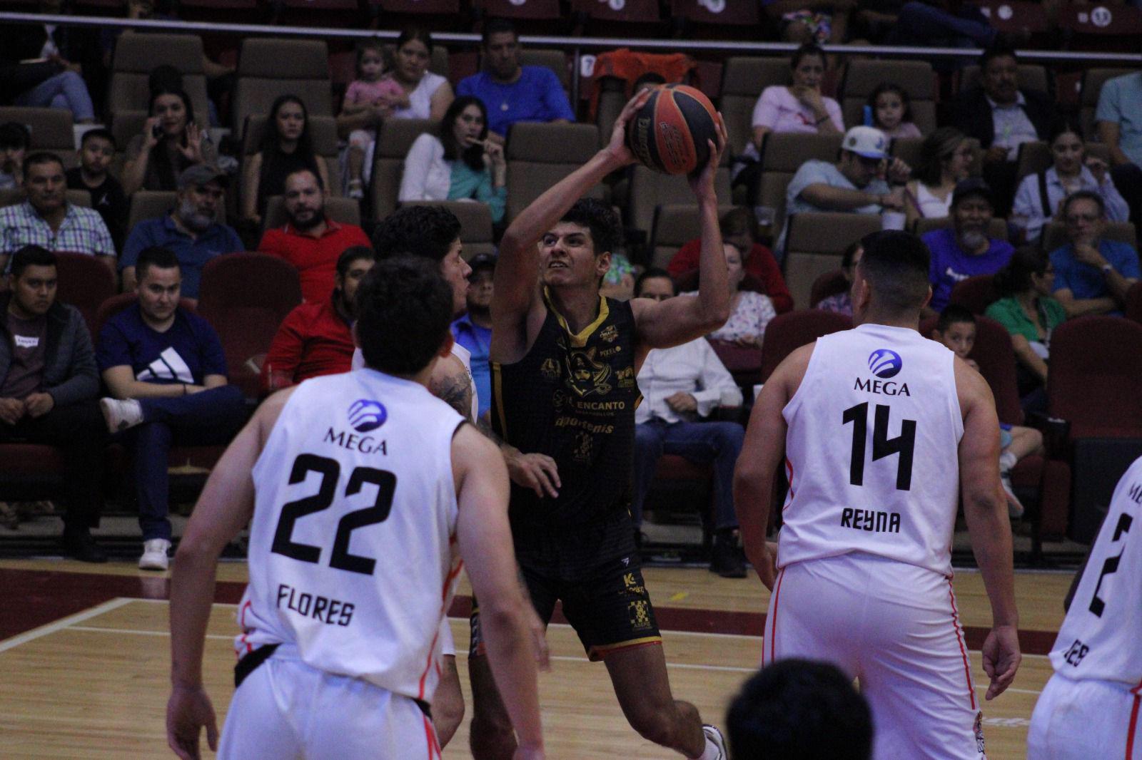 $!Agónico revés de Piratas Basketball ante Reyes de Durango