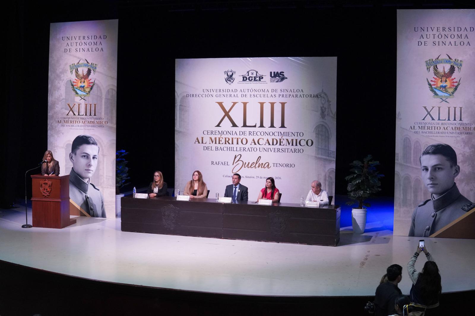 $!Reconoce la UAS a estudiantes destacados por su excelencia académica y logros nacionales