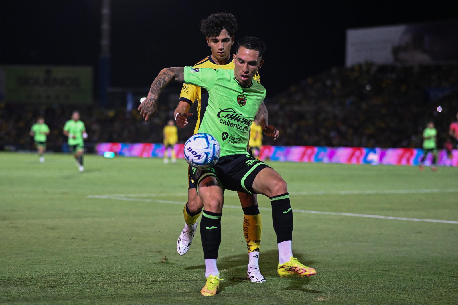 $!Henry Martín firma doblete, llega a 100 goles y América mantiene el liderato