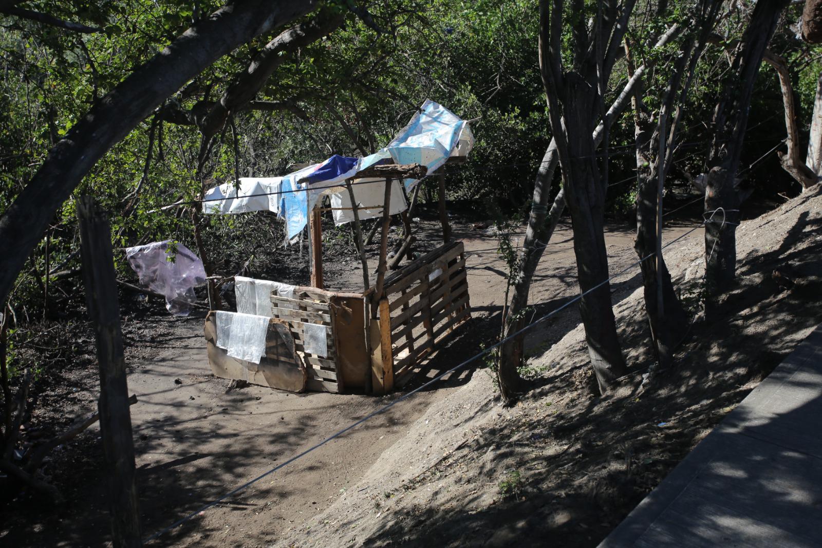 $!Continúa acumulación de basura, baches e invasión en el Estero del Infiernillo en Mazatlán