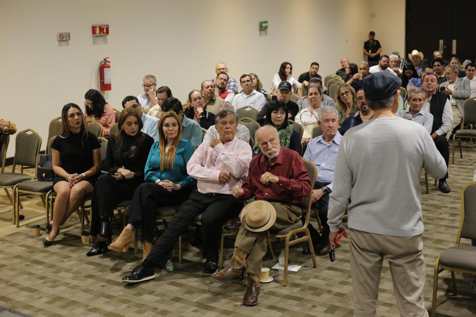 $!En conversatorio ciudadano, llaman especialistas a construir el Mazatlán del mañana