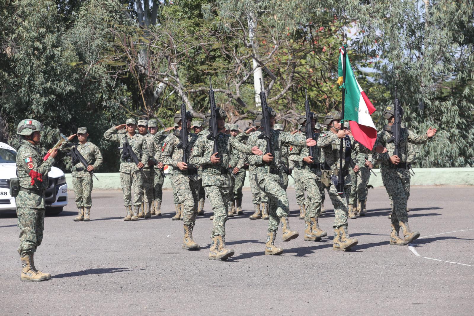 $!Asume General Ávila Alcocer mando de Tercera Región Militar y rinde protesta de Bandera
