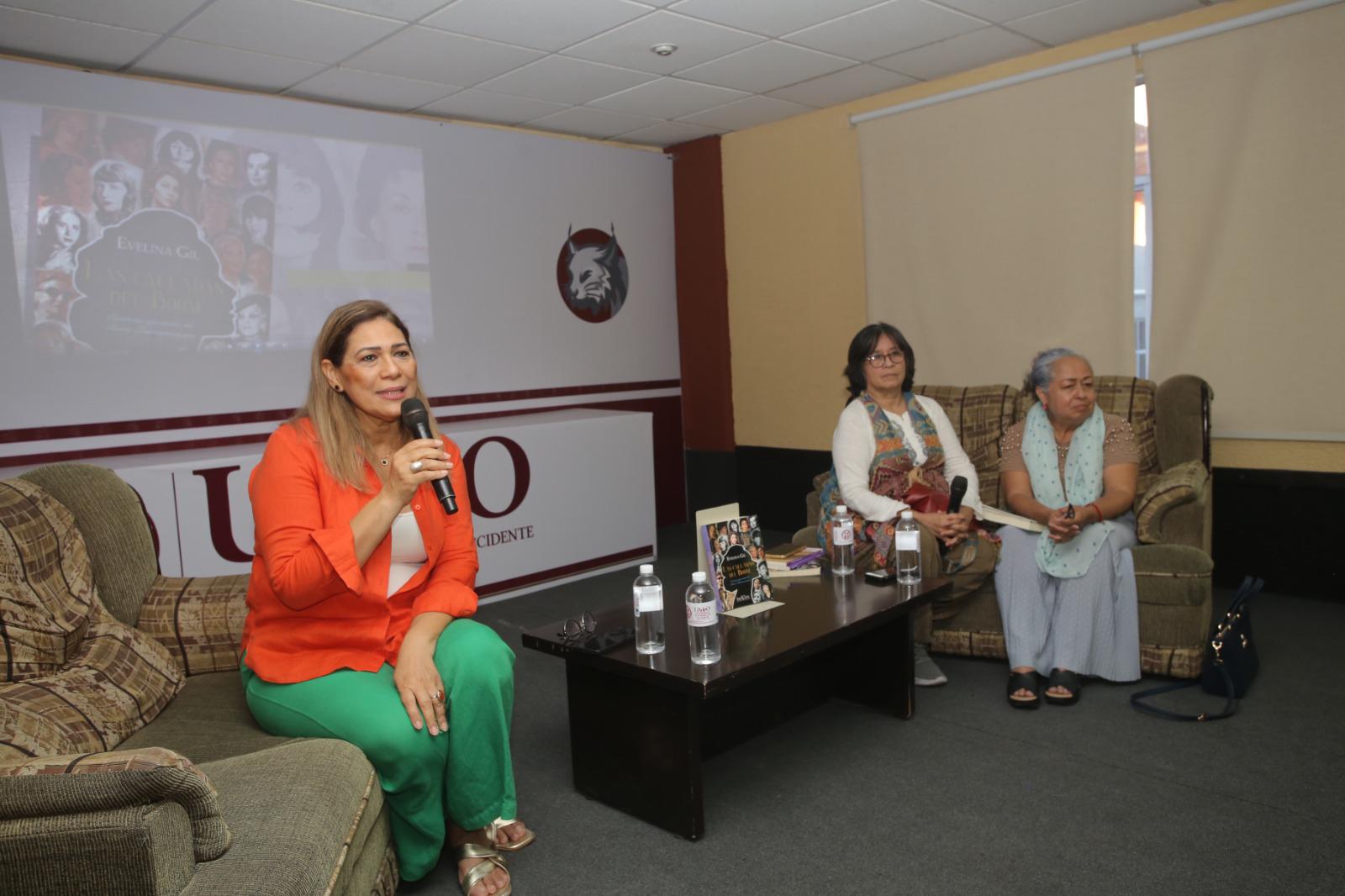 $!Las escritoras Silvia Michel, Alma Vitalis y Florina Olivarría participaron como panelistas.