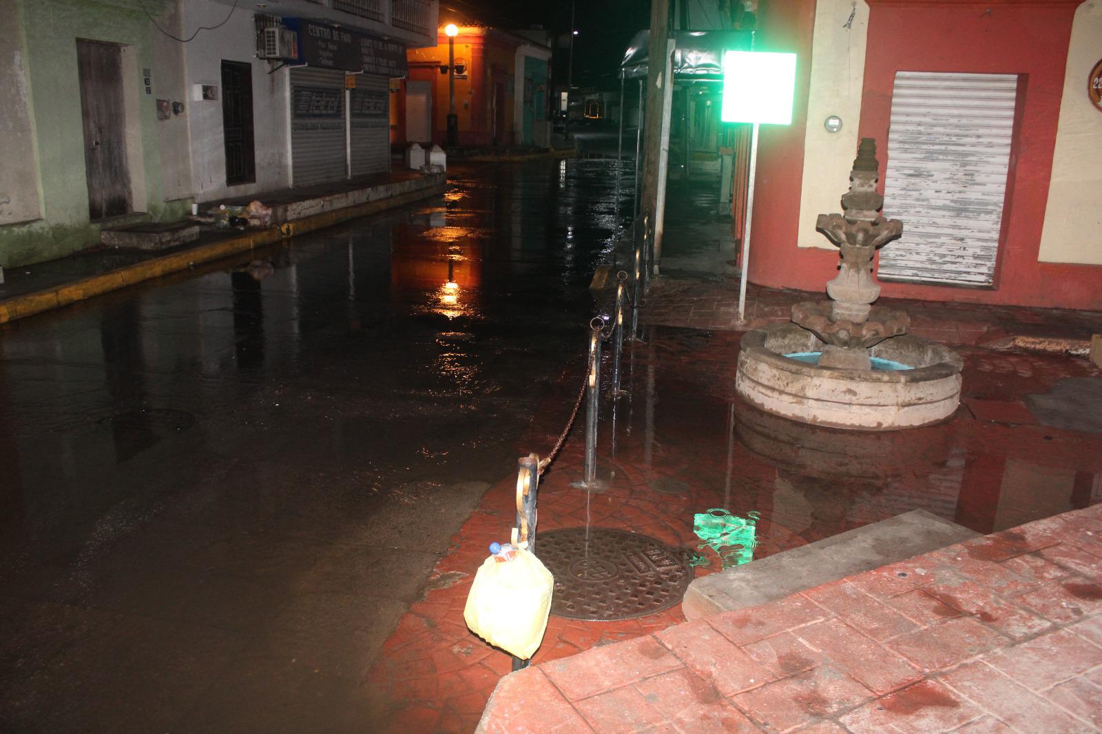 $!Lluvias en Rosario dejaron encharcamientos, árboles derribados, apagones y fallas en el abasto de agua