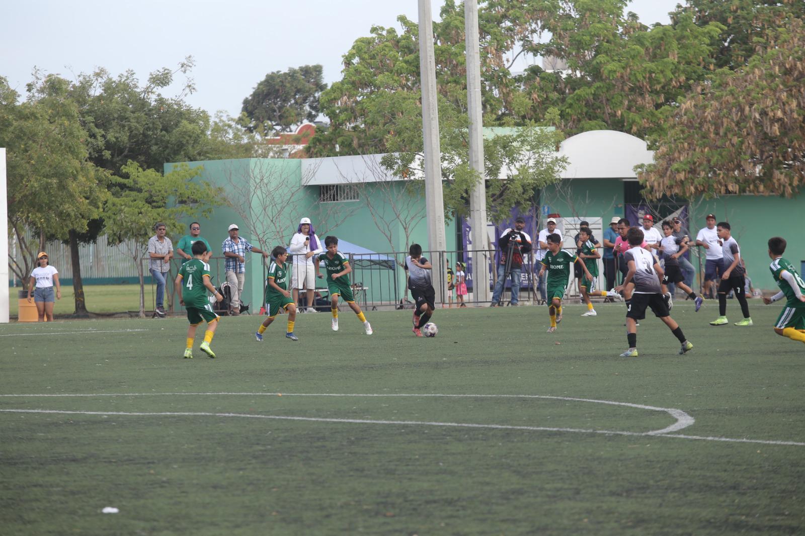 $!Ahome domina Estatal de Futbol, en Mazatlán