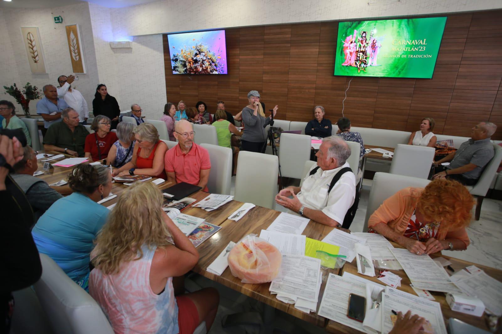 $!Presenta Cultura Mazatlán ante comunidad extranjera programa del Carnaval 2023