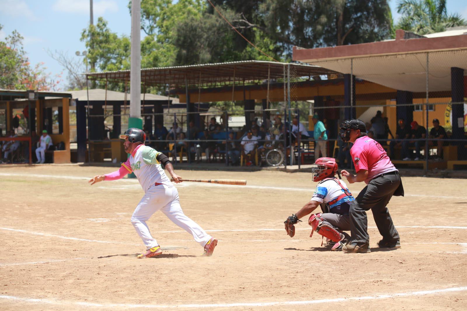 $!Halcones-Turismo obliga un tercer juego en final de Beisbol 40 Años