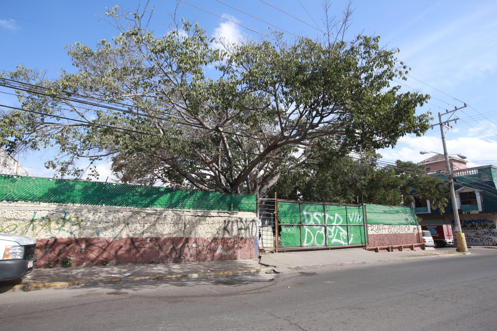 $!Empezarán a demoler edificio donde estuvo la SSPM de Mazatlán