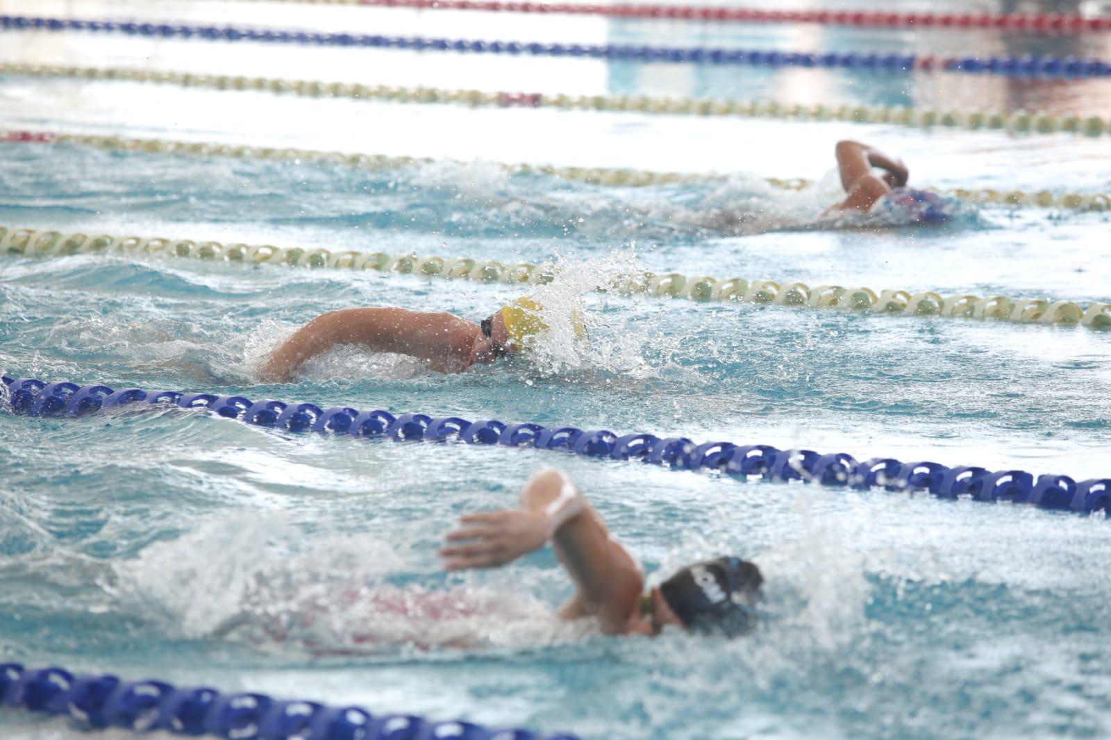 $!Compiten nadadores de todo el País en Campeonato Estatal de Natación, en Mazatlán