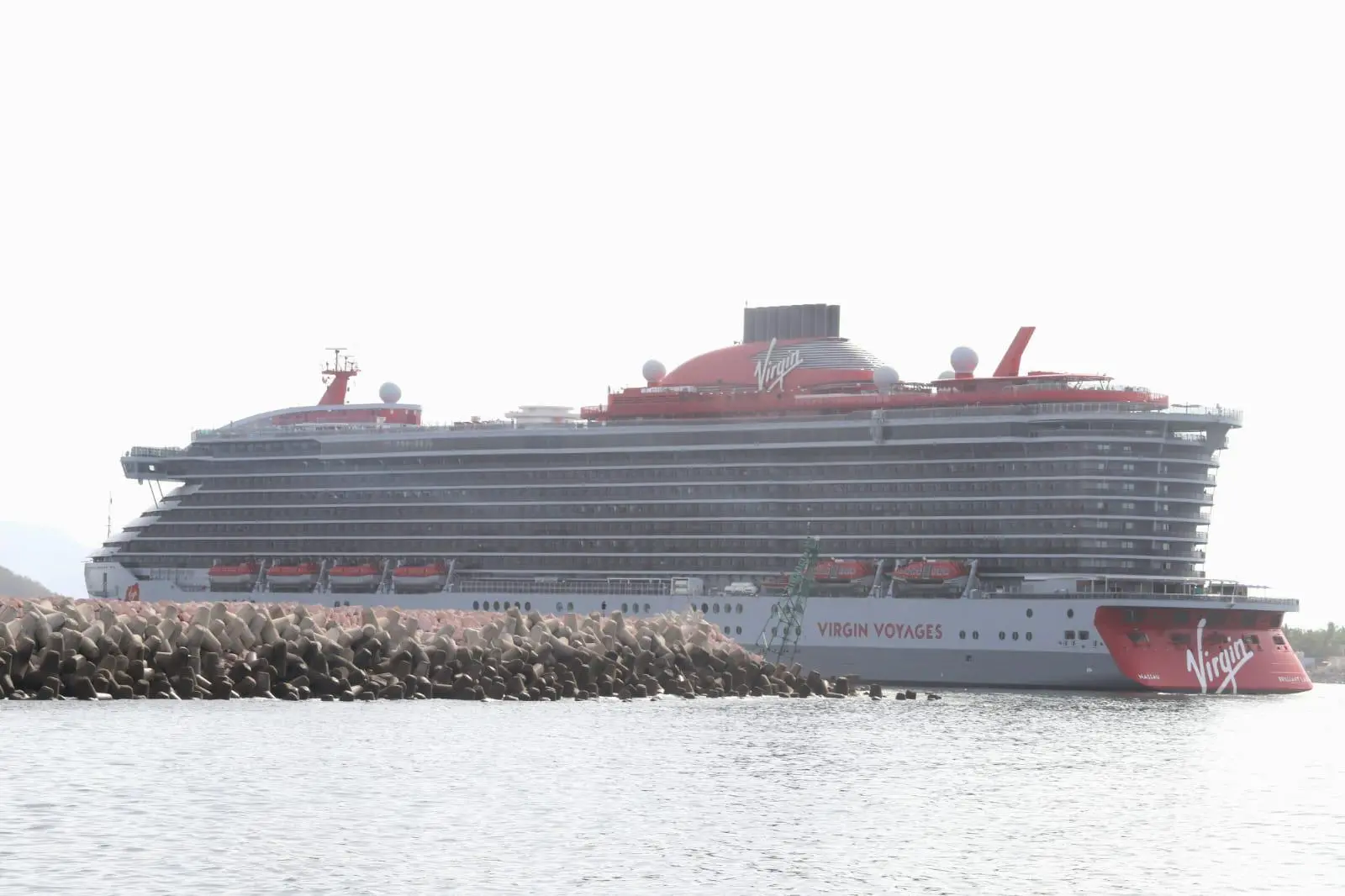 $!Recibe Mazatlán a los cruceros Emerald Princess y Brilliant Lady