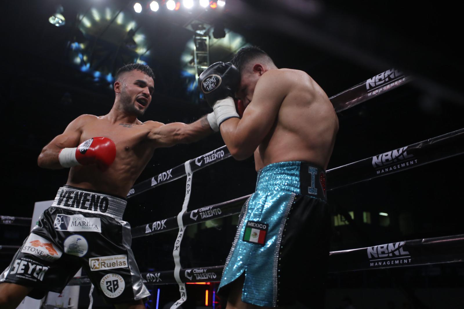 $!Aréchiga, Vega y Amaro brillan en la noche de boxeo del CUM en Mazatlán