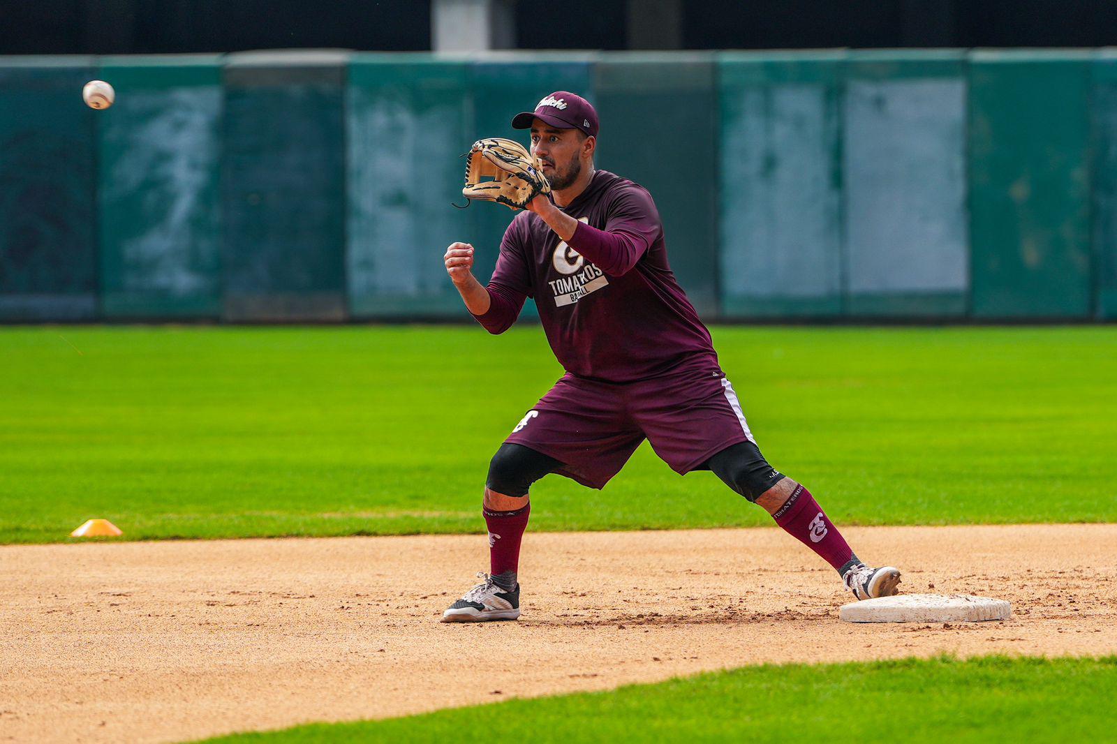 $!Coach Carlos Rivera se une a la pretemporada de Tomateros