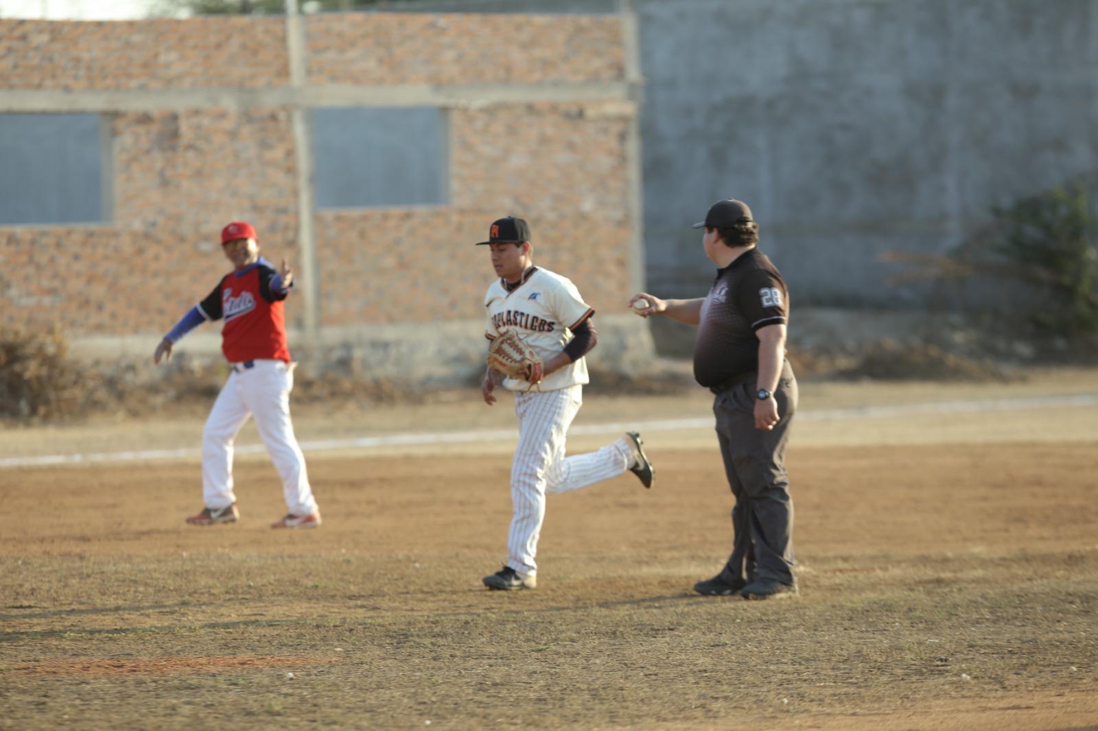 $!Lino’s dobla a Familia Kelly en Beisbol Meseros