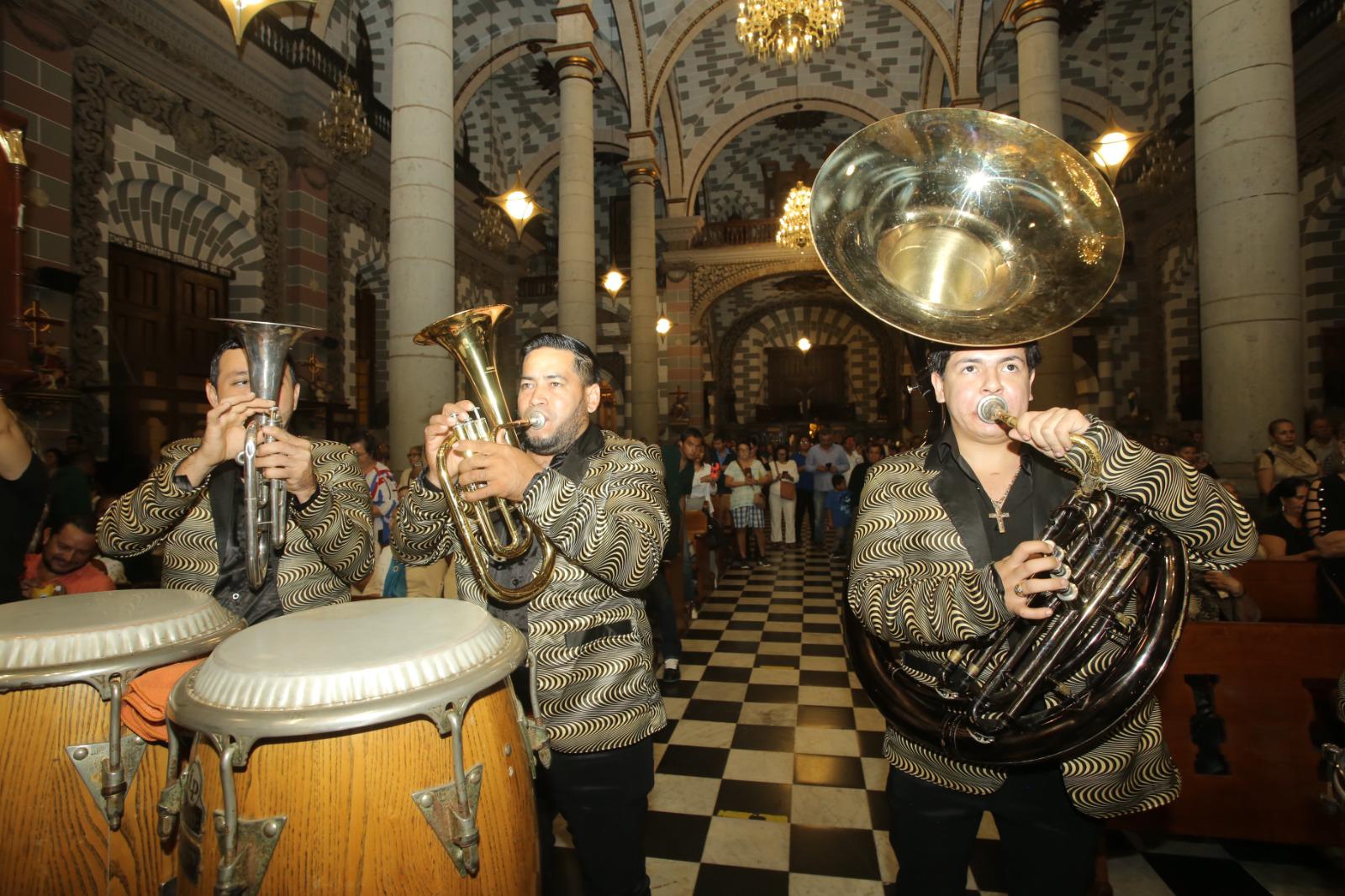 $!Celebran a Nuestra Señora de la Inmaculada Concepción en la Catedral de Mazatlán