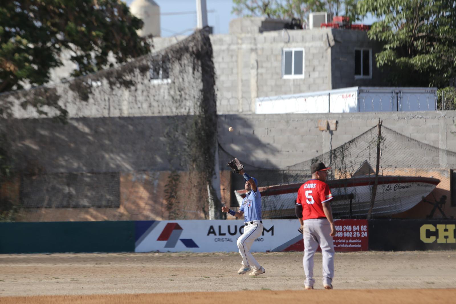 $!Sellan pase a semifinales de Liga Meseros al bat