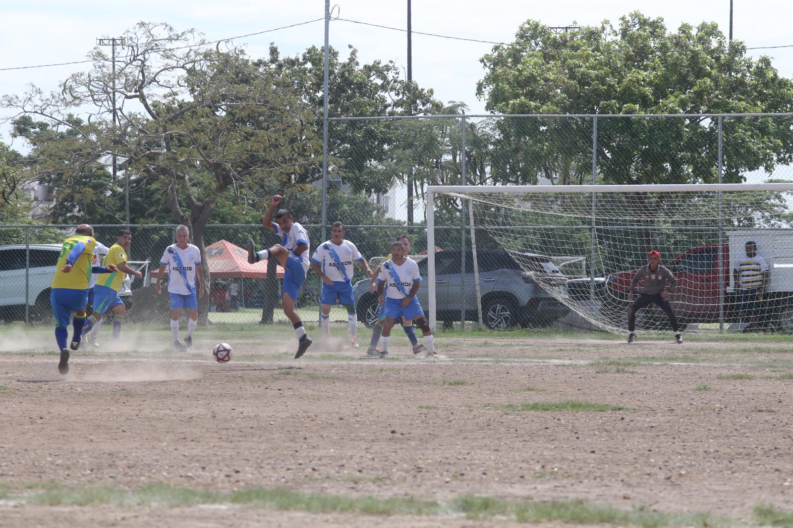 $!Oldies Yakama FC vence a Astros y se corona campeón de la Liga Platino en el Muralla