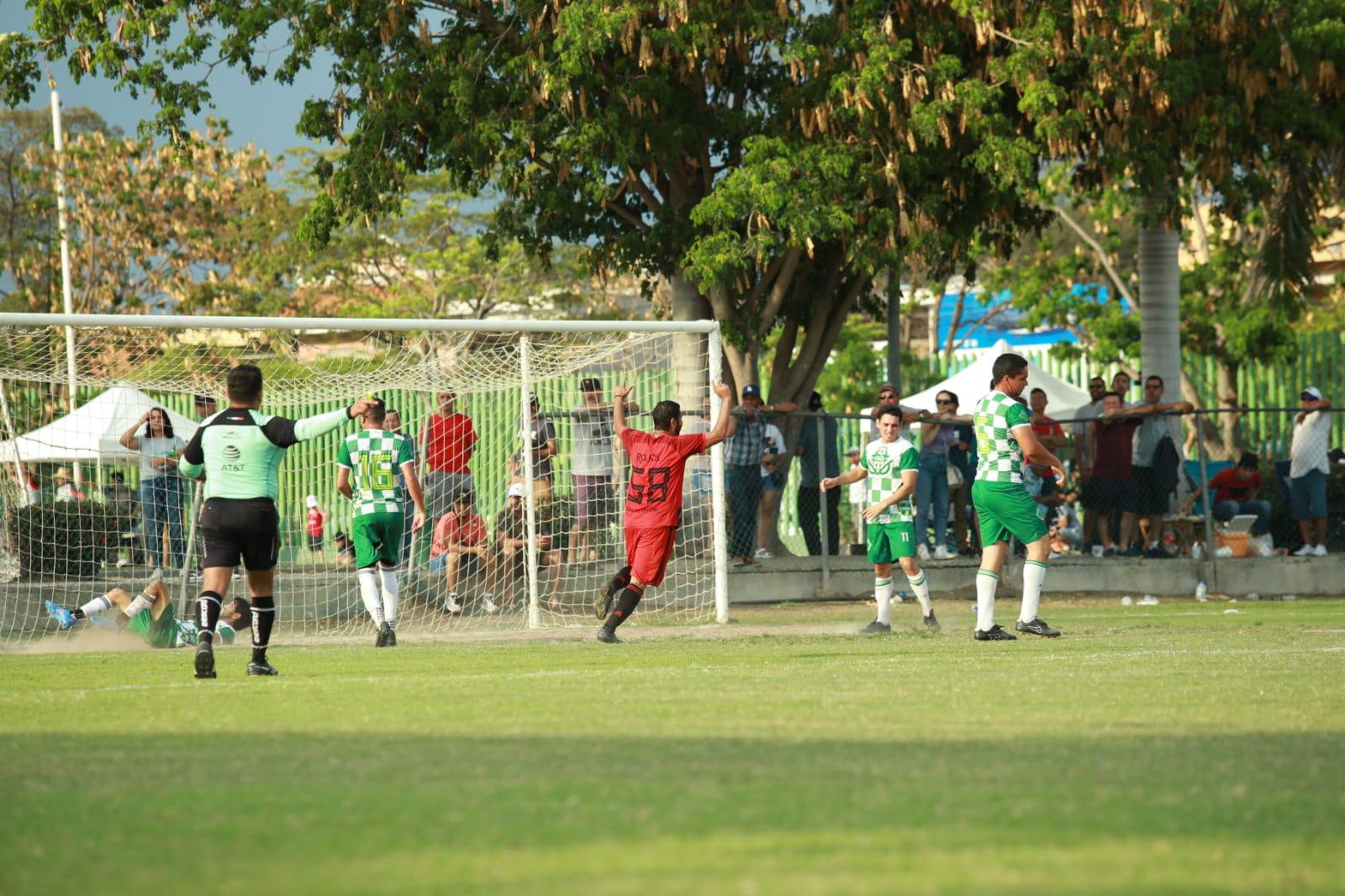 $!Se alzan Rojos de Villa Unión como campeones de la Súper Veteranos Primera Fuerza