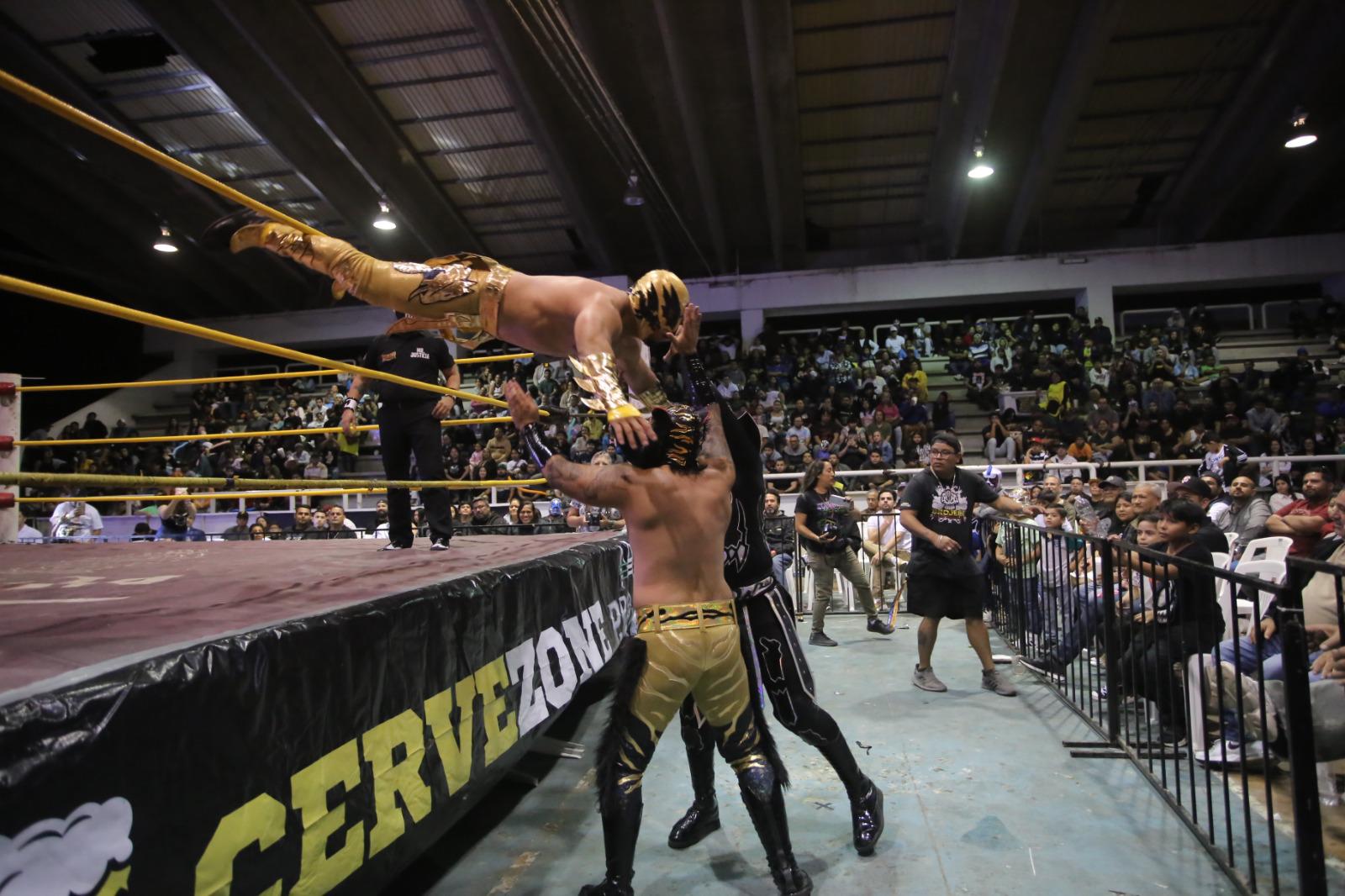 $!El Fiscal y Aerostar conquistan la noche de Revanchas de Project Lucha