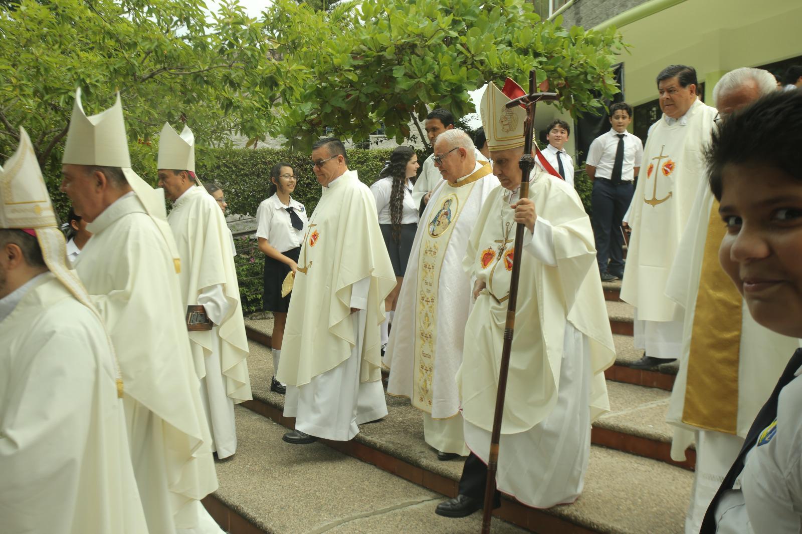 $!Celebra el Padre Horacio Hernández 50 años de sacerdocio